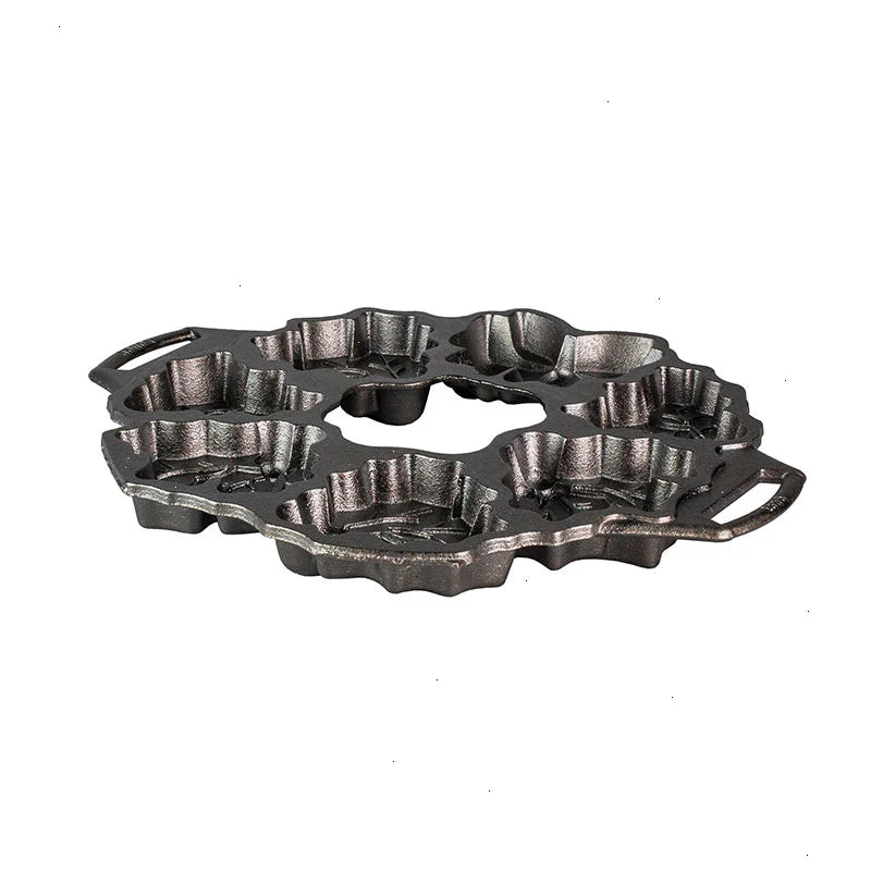 Seasoned Cast Iron Holiday Wreath Pan - View 2