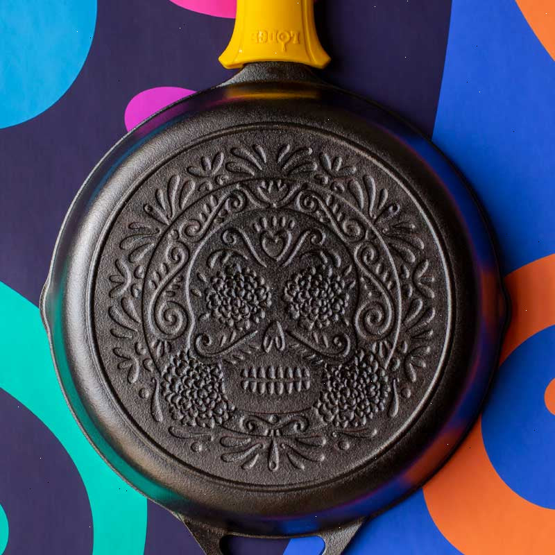 Seasoned Cast Iron Sugar Skull Skillet with Deluxe Handle Holder - View 3